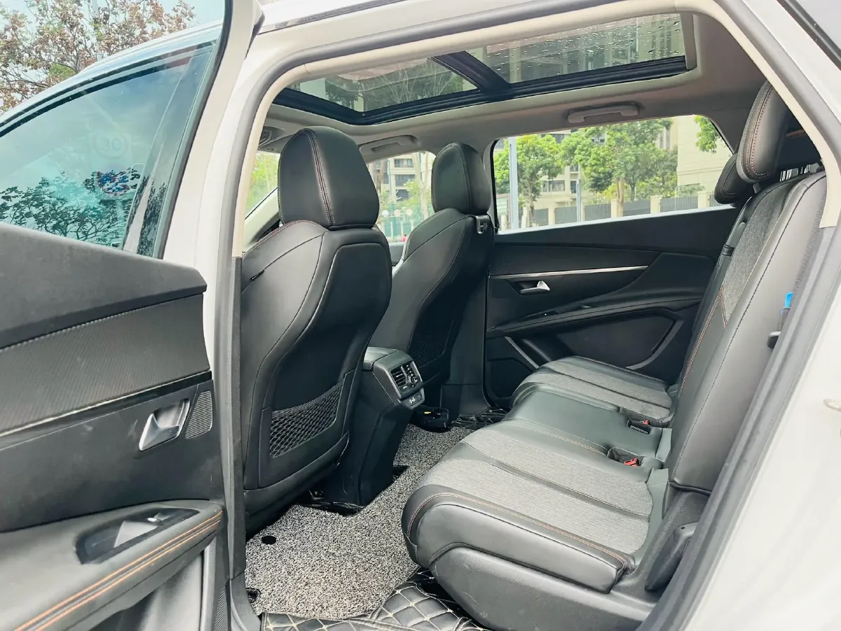 2019 Peugeot 5008 1.6T 170HP L4 6AT,autocango,china used car exporter,china ev exporter,chinese used car exporter,chinese used ev exporter