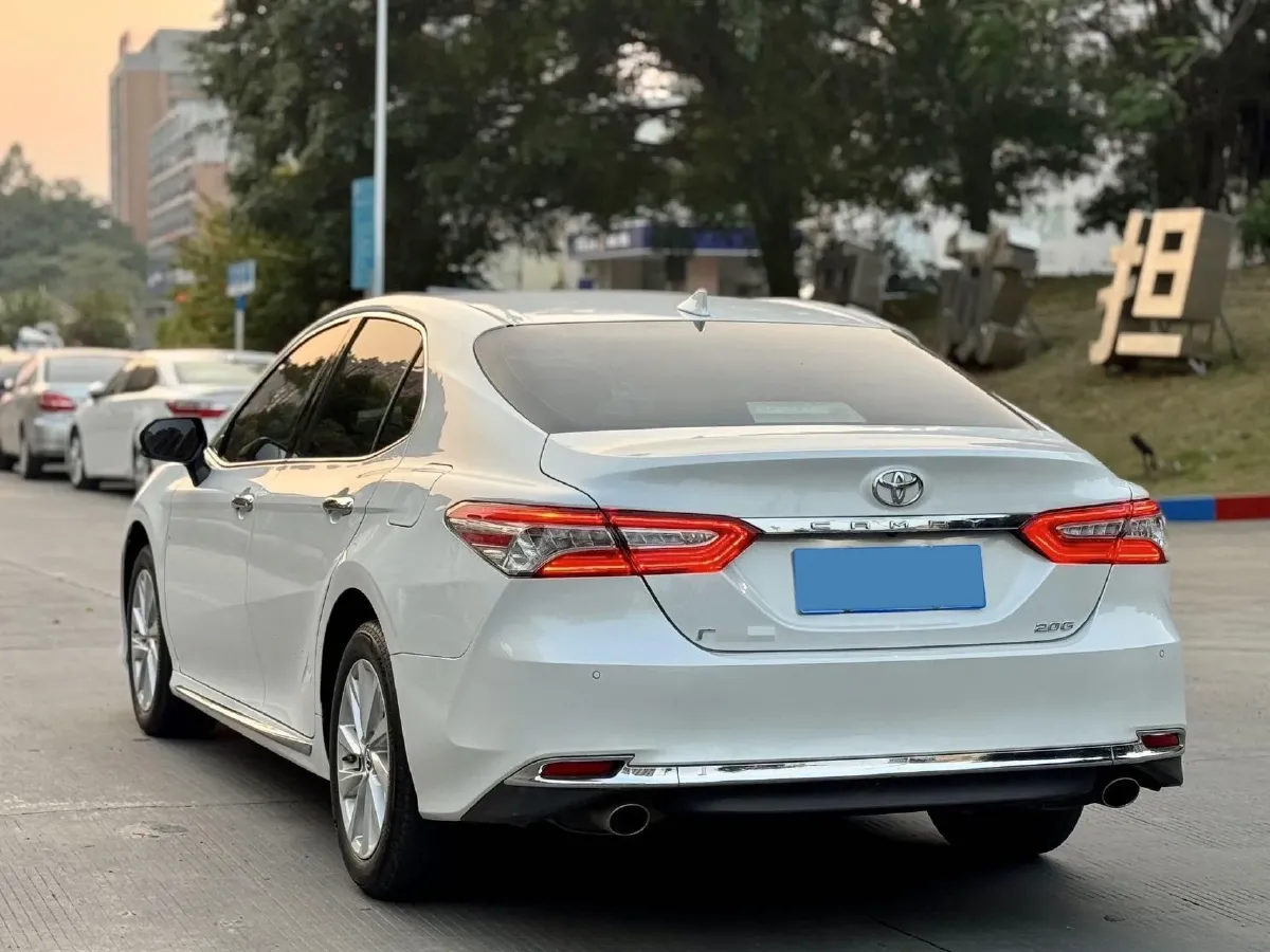2023 Toyota Camry 2.0L 177HP L4 CVT,autocango,china used car exporter,china ev exporter,chinese used car exporter,chinese used ev exporter