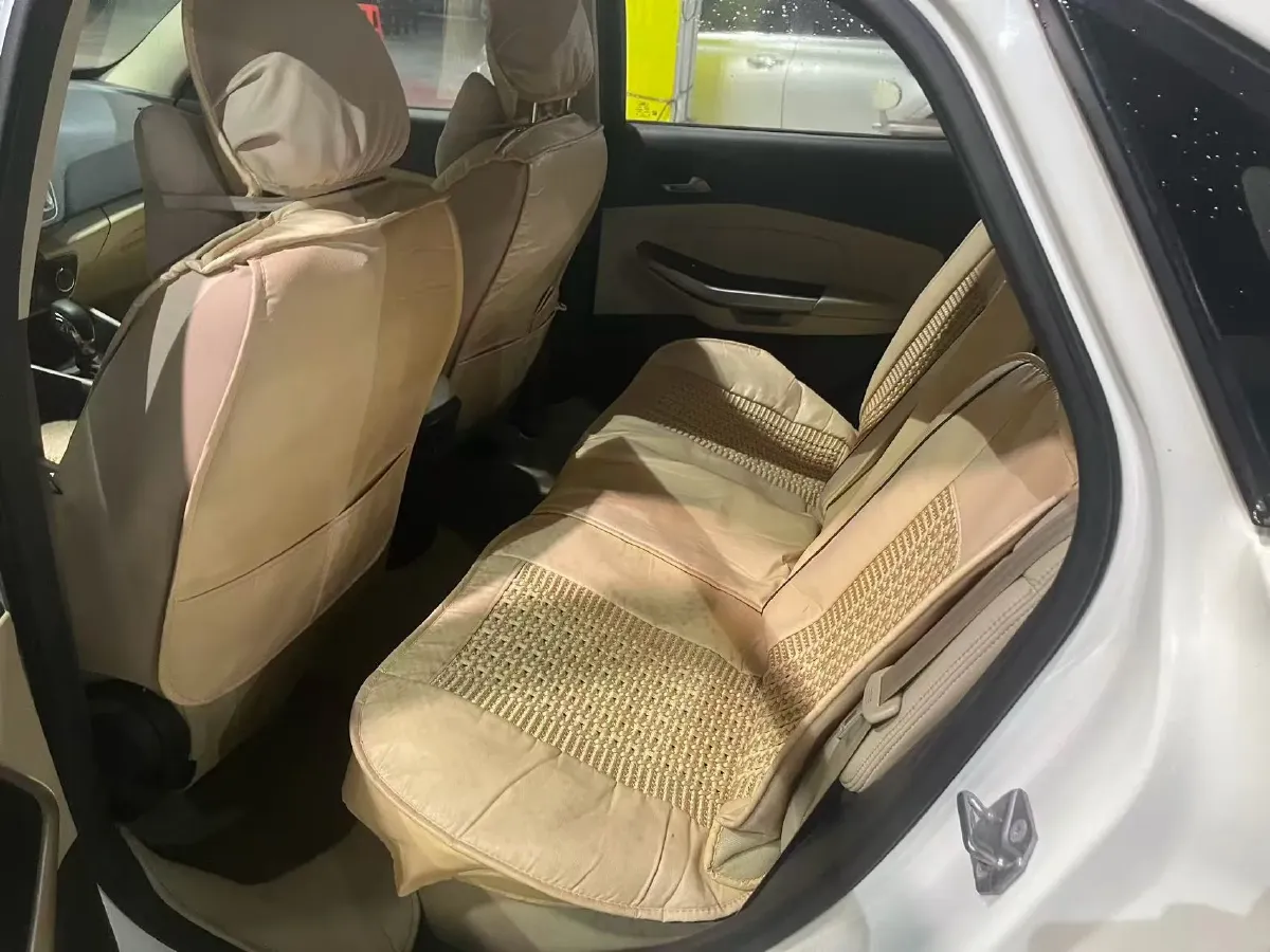 2017 Ford Escort 1.5L 113HP L4 6AT,autocango,china used car exporter,china ev exporter,chinese used car exporter,chinese used ev exporter