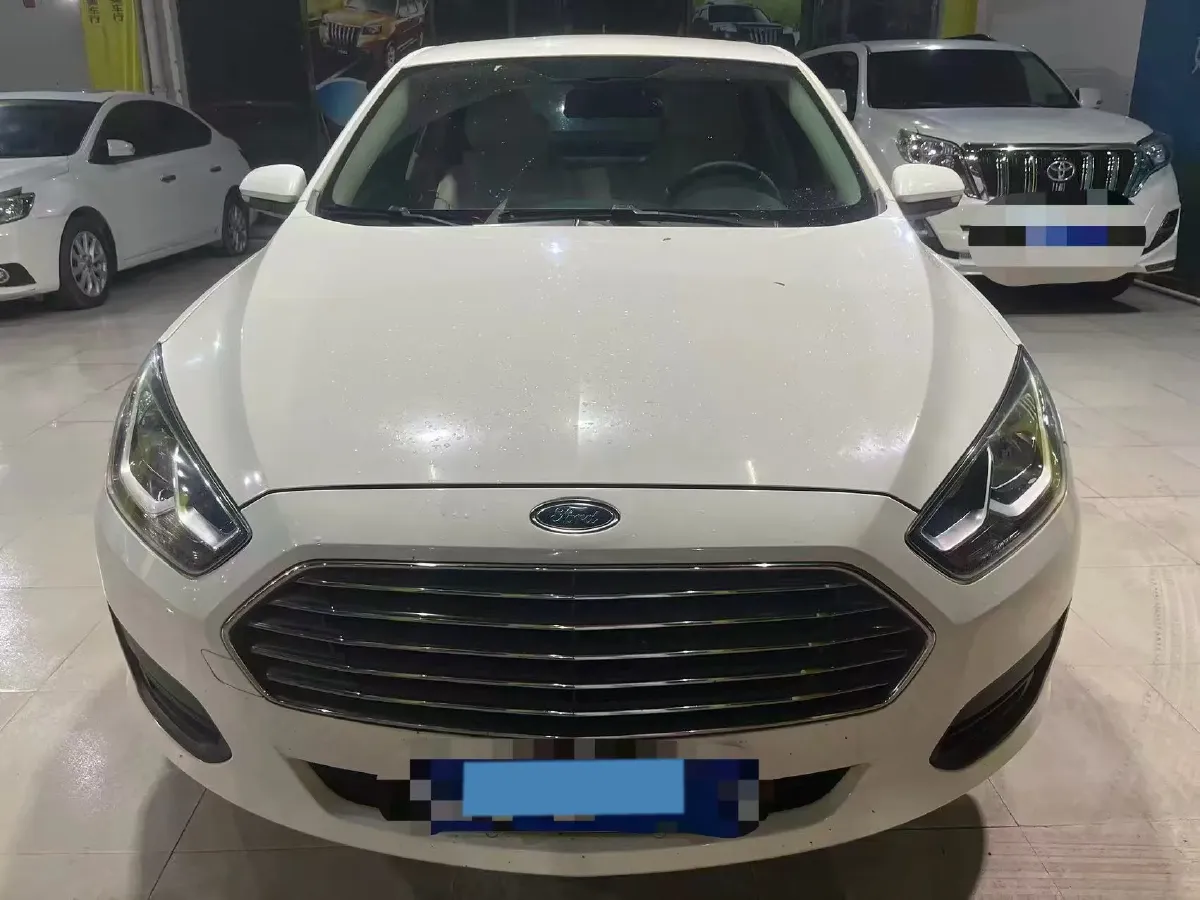 2017 Ford Escort 1.5L 113HP L4 6AT,autocango,china used car exporter,china ev exporter,chinese used car exporter,chinese used ev exporter