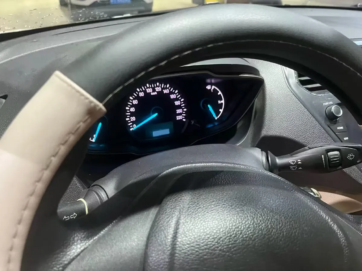 2017 Ford Escort 1.5L 113HP L4 6AT,autocango,china used car exporter,china ev exporter,chinese used car exporter,chinese used ev exporter