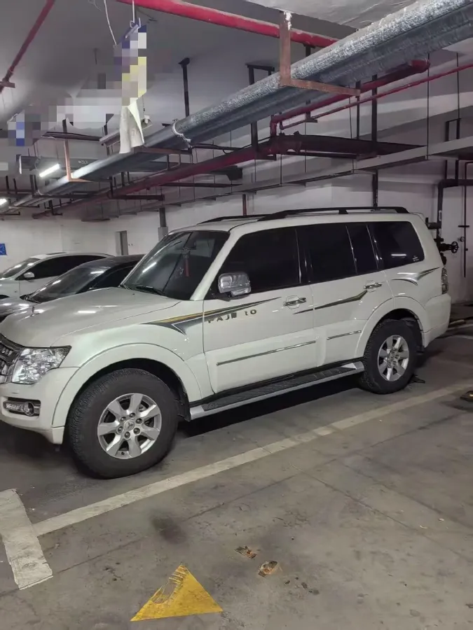 2019 Mitsubishi Pajero 3.0L 174HP V6 5AT,autocango,china used car exporter,china ev exporter,chinese used car exporter,chinese used ev exporter
