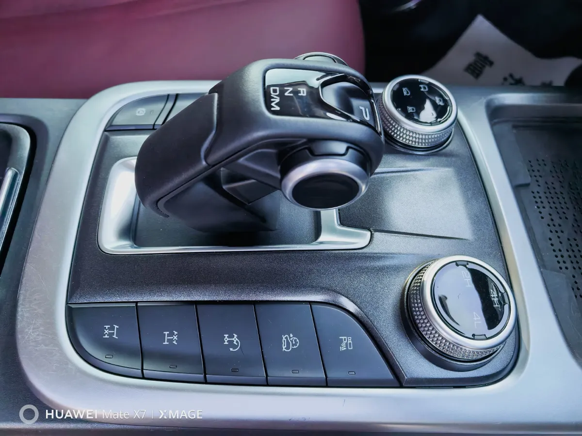 2024 Tank 300 2.0T 227HP L4 8AT,autocango,china used car exporter,china ev exporter,chinese used car exporter,chinese used ev exporter