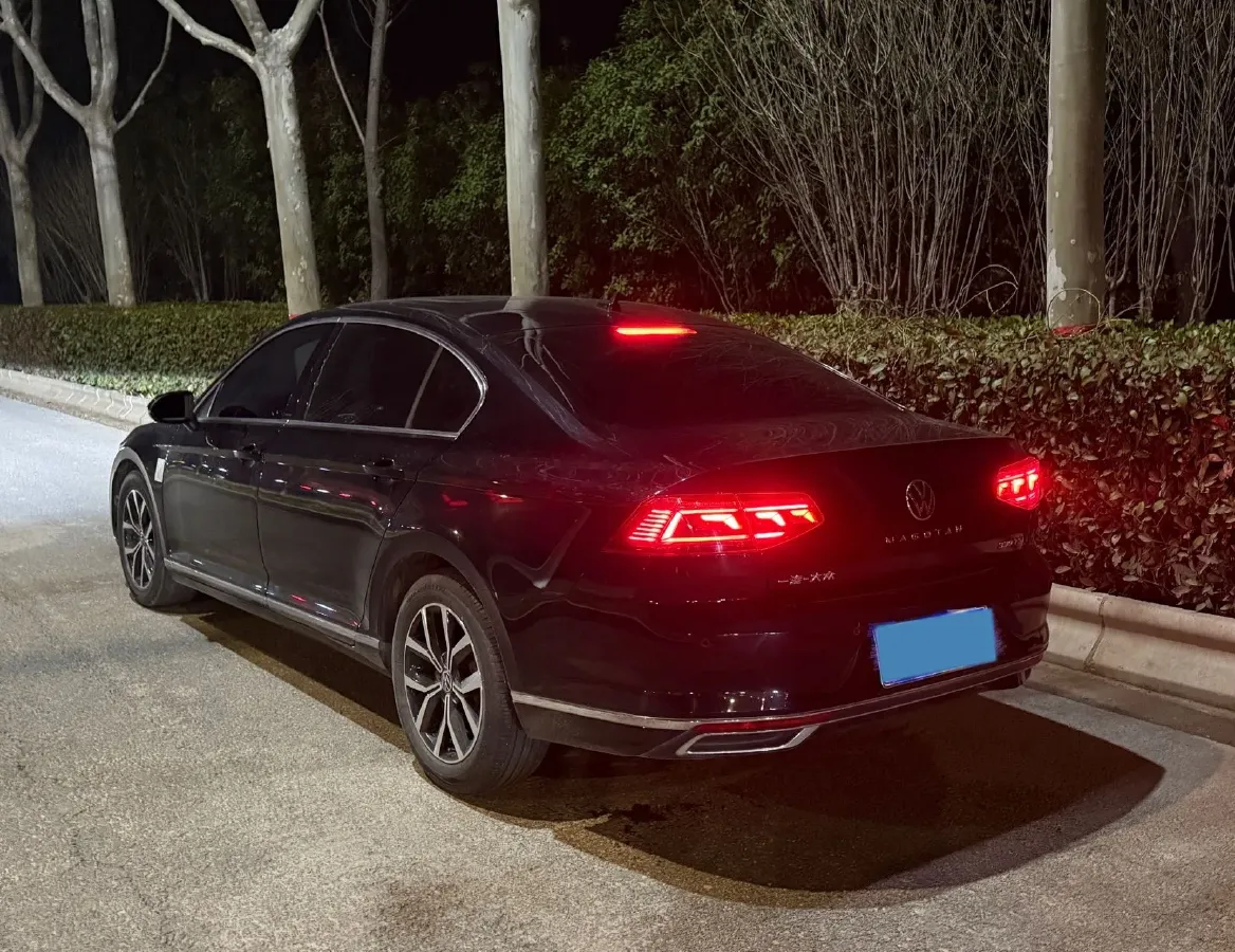 2020 Volkswagen Magotan 2.0T 186HP L4 7DCT,autocango,china used car exporter,china ev exporter,chinese used car exporter,chinese used ev exporter