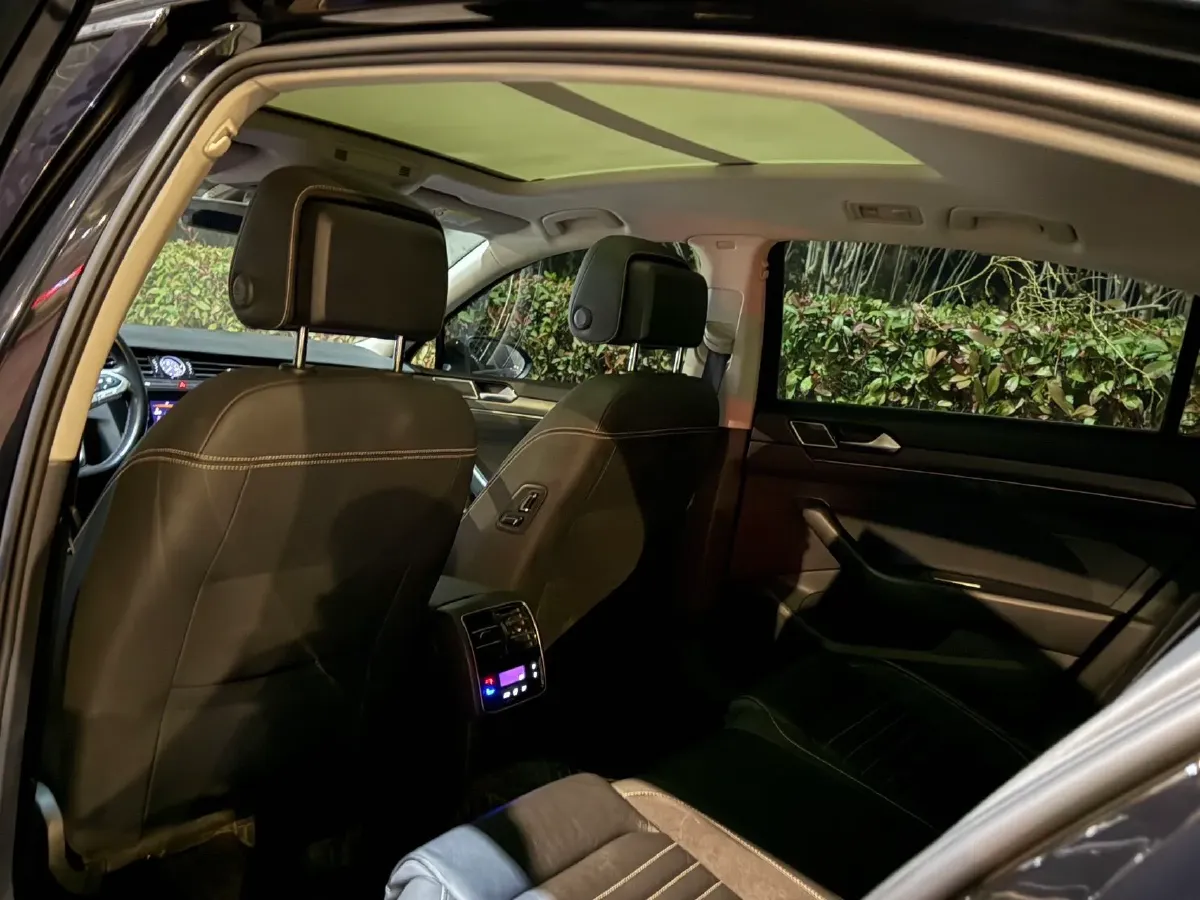 2020 Volkswagen Magotan 2.0T 186HP L4 7DCT,autocango,china used car exporter,china ev exporter,chinese used car exporter,chinese used ev exporter