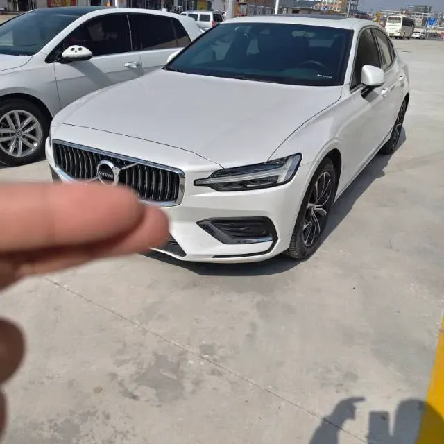 2021 Volvo S60 2.0T 190HP L4 8AT,autocango,china used car exporter,china ev exporter,chinese used car exporter,chinese used ev exporter