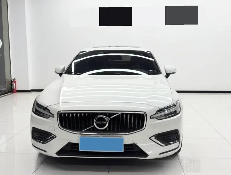 2021 Volvo S60 2.0T 190HP L4 8AT,autocango,china used car exporter,china ev exporter,chinese used car exporter,chinese used ev exporter