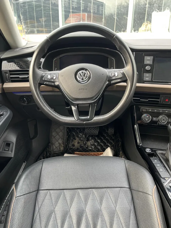 2019 Volvo V40 1.5T 152HP L4 6AT,autocango,china used car exporter,china ev exporter,chinese used car exporter,chinese used ev exporter