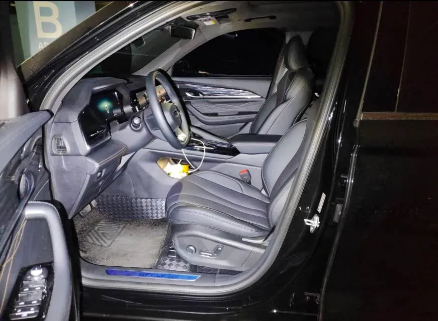 2024 Geely Monjaro 2.0T 218HP L4 7DCT,autocango,china used car exporter,china ev exporter,chinese used car exporter,chinese used ev exporter