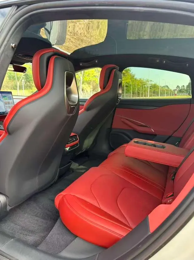 2024 MI SU7 BEV 101KWH,autocango,china used car exporter,china ev exporter,chinese used car exporter,chinese used ev exporter