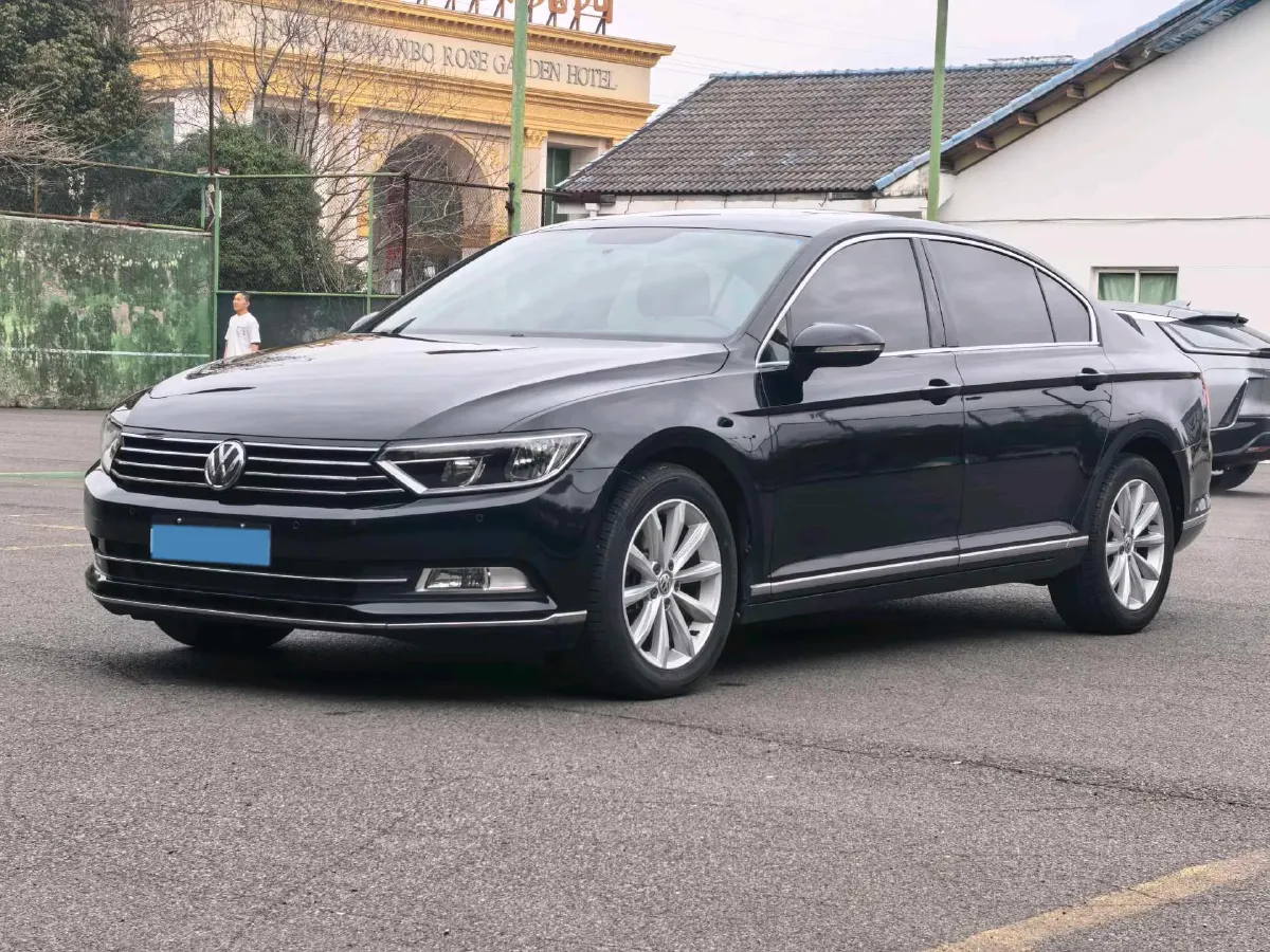 2018 Volkswagen Magotan 1.8T 180HP L4 7DCT,autocango,china used car exporter,china ev exporter,chinese used car exporter,chinese used ev exporter