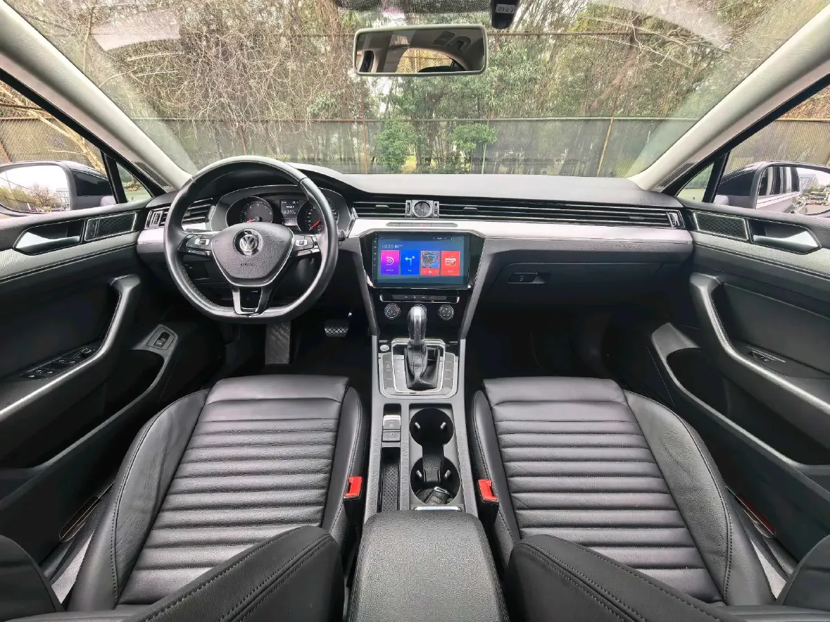 2018 Volkswagen Magotan 1.8T 180HP L4 7DCT,autocango,china used car exporter,china ev exporter,chinese used car exporter,chinese used ev exporter