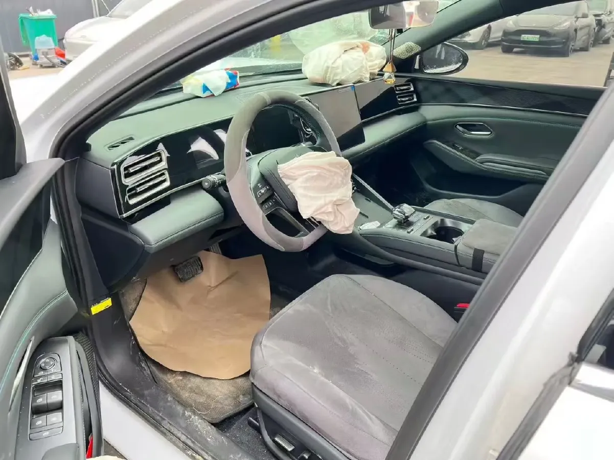 2025 BYD QinL 1.5L 101HP L4 E-CVT PHEV,autocango,china used car exporter,china ev exporter,chinese used car exporter,chinese used ev exporter