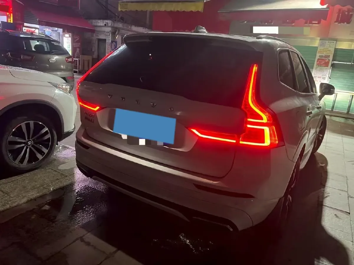 2018 Volvo XC60 2.0T 254HP L4 8AT,autocango,china used car exporter,china ev exporter,chinese used car exporter,chinese used ev exporter
