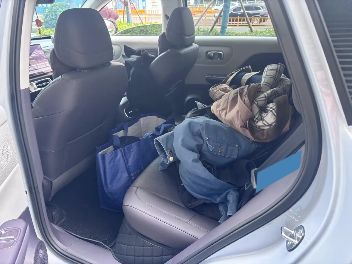 2025 Leapmotor B10 BEV 67.1KWH,autocango,china used car exporter,china ev exporter,chinese used car exporter,chinese used ev exporter