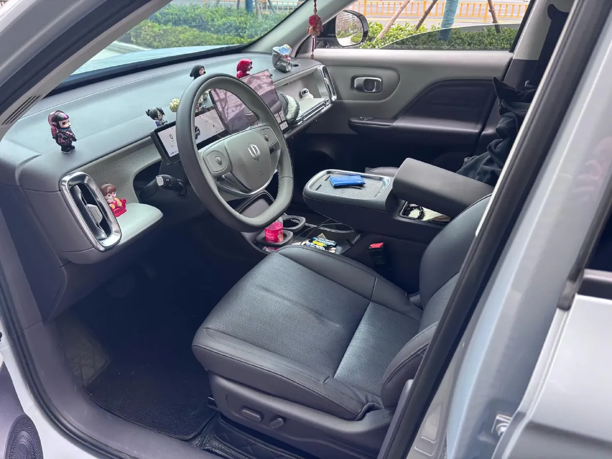 2025 Leapmotor B10 BEV 67.1KWH,autocango,china used car exporter,china ev exporter,chinese used car exporter,chinese used ev exporter