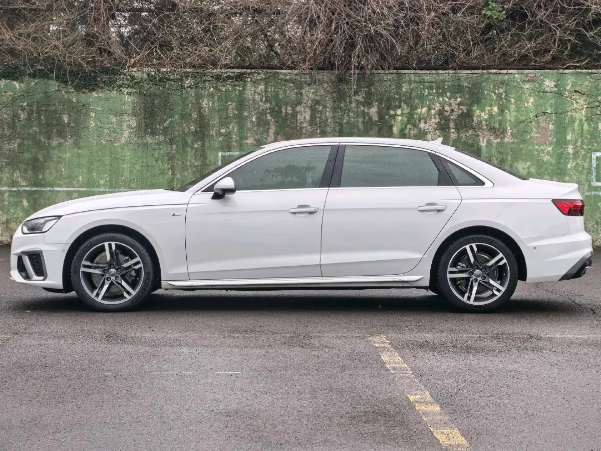 2020 Audi A4L 2.0T 190HP L4 7DCT,autocango,china used car exporter,china ev exporter,chinese used car exporter,chinese used ev exporter