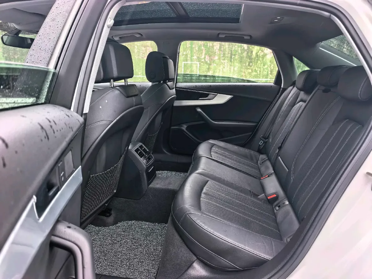 2020 Audi A4L 2.0T 190HP L4 7DCT,autocango,china used car exporter,china ev exporter,chinese used car exporter,chinese used ev exporter