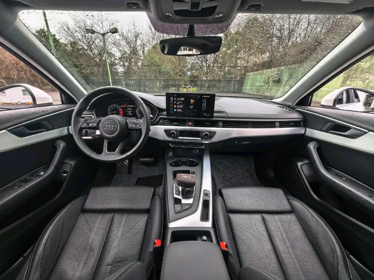 2020 Audi A4L 2.0T 190HP L4 7DCT,autocango,china used car exporter,china ev exporter,chinese used car exporter,chinese used ev exporter