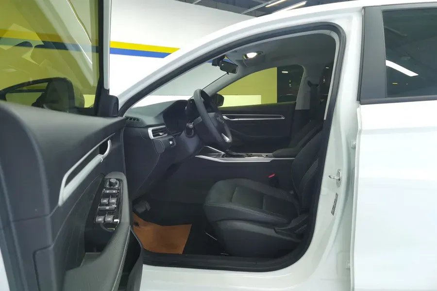 2025 Geely Emgrand 1.5L 127HP L4 CVT,autocango,china used car exporter,china ev exporter,chinese used car exporter,chinese used ev exporter