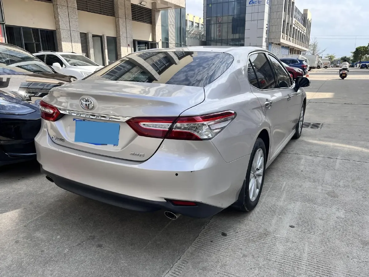 2019 Toyota Camry 2.0L 178HP L4 CVT,autocango,china used car exporter,china ev exporter,chinese used car exporter,chinese used ev exporter