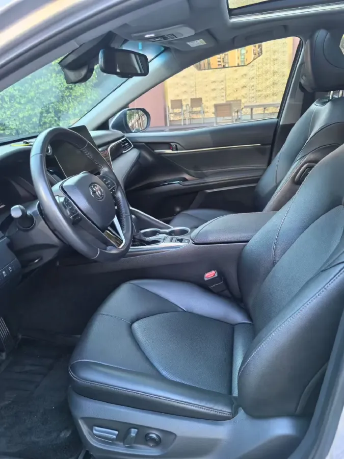 2021 Toyota Camry 2.5L 209HP L4 8AT,autocango,china used car exporter,china ev exporter,chinese used car exporter,chinese used ev exporter