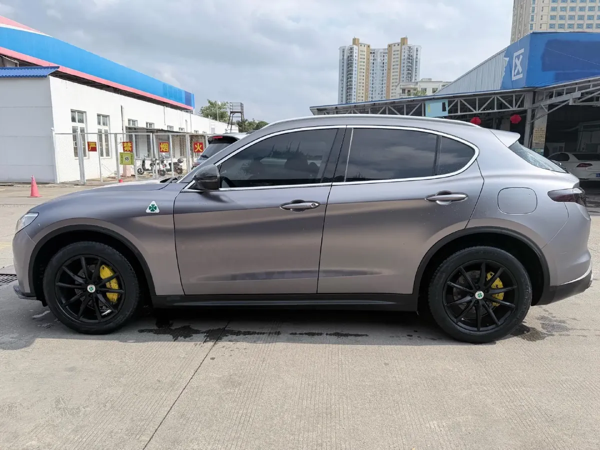 2017 Jaguar XE 2.0T 240HP L4 8AT,autocango,china used car exporter,china ev exporter,chinese used car exporter,chinese used ev exporter