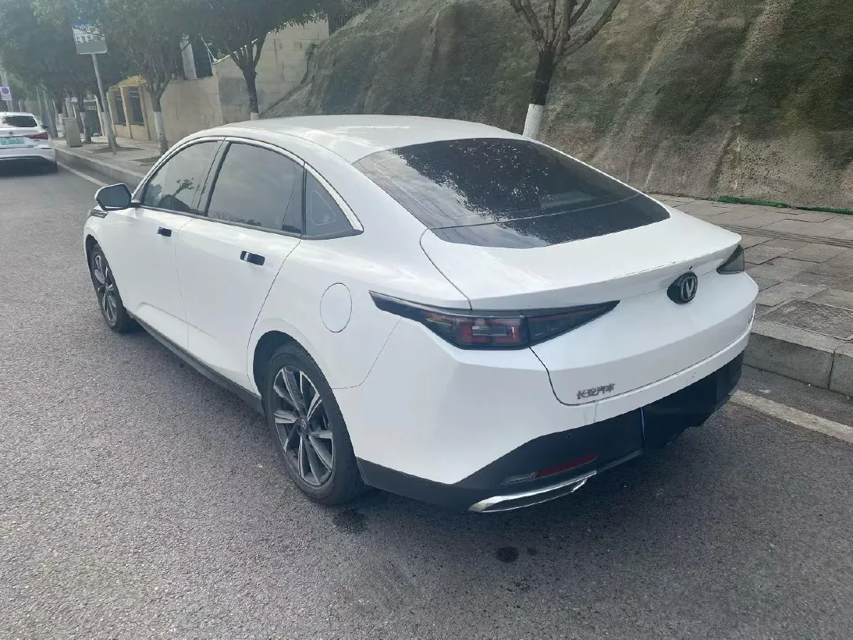 2024 ChangAn Eado 1.5T 170HP L4 7DCT,autocango,china used car exporter,china ev exporter,chinese used car exporter,chinese used ev exporter