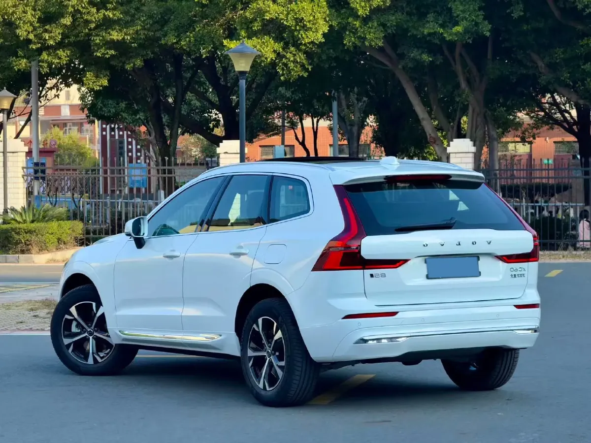 2026 Volvo XC60 2.0T 250HP L4 8AT,autocango,china used car exporter,china ev exporter,chinese used car exporter,chinese used ev exporter
