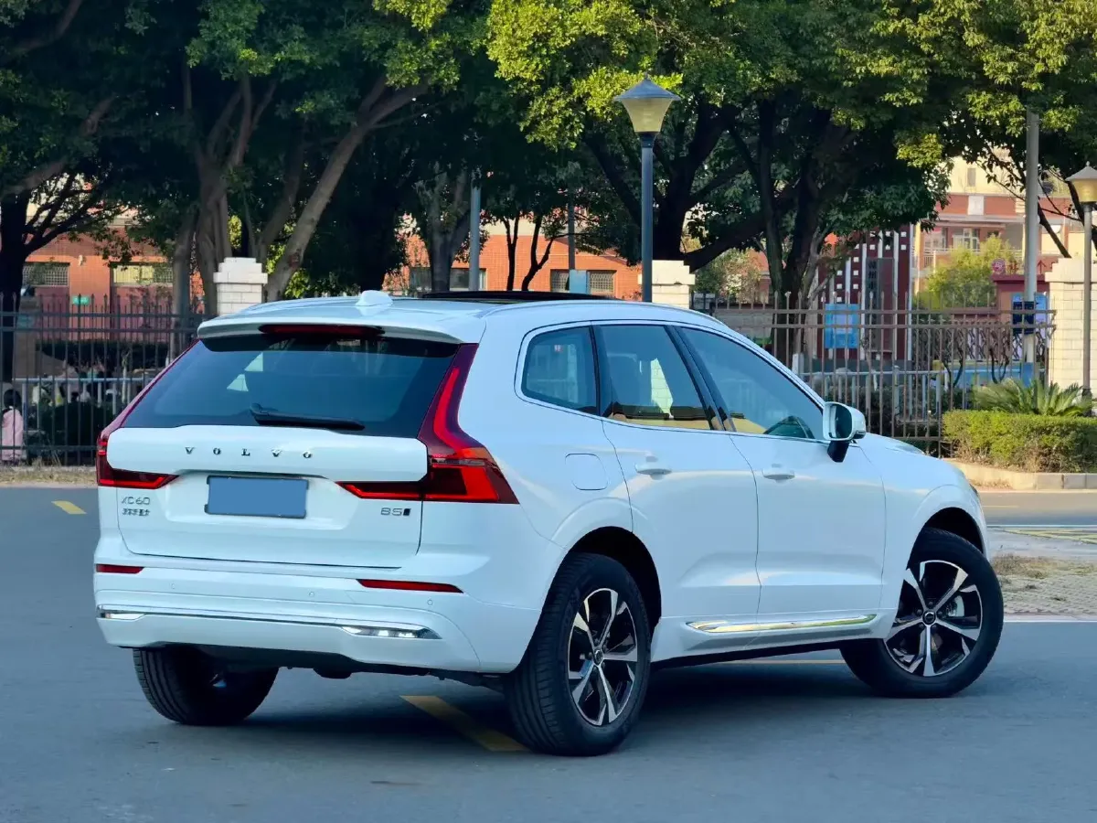 2026 Volvo XC60 2.0T 250HP L4 8AT,autocango,china used car exporter,china ev exporter,chinese used car exporter,chinese used ev exporter