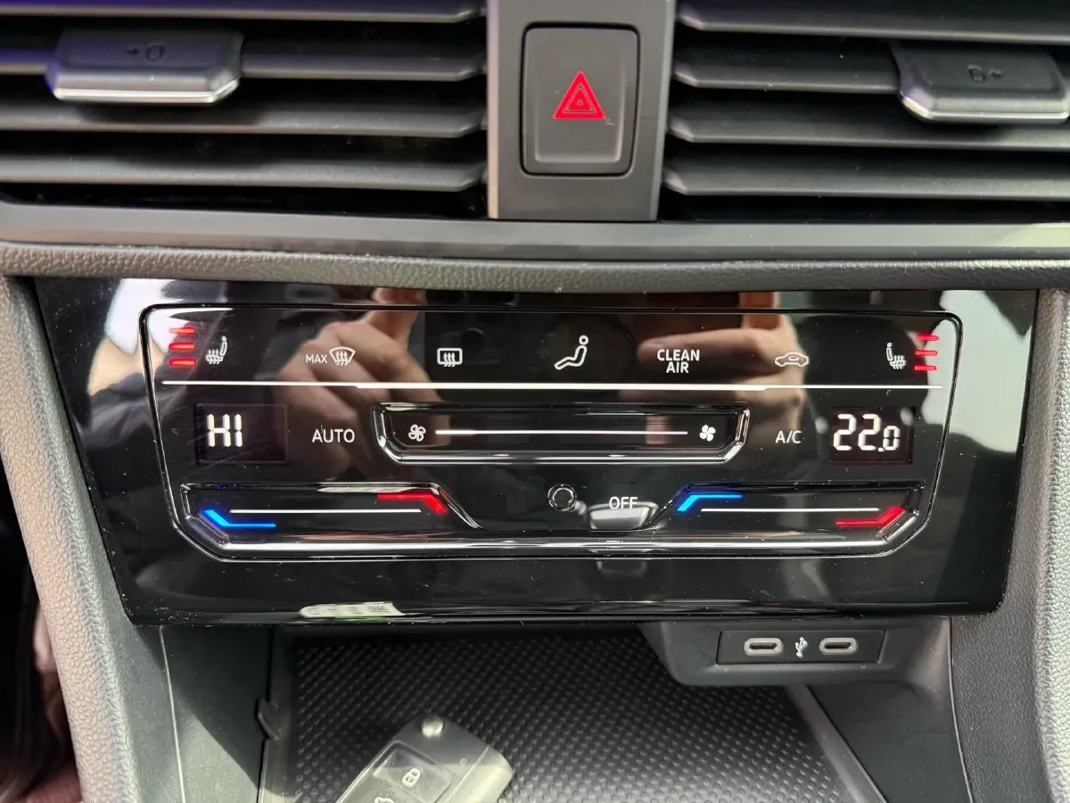 2021 Volkswagen Sagitar 1.4T 150HP L4 7DCT,autocango,china used car exporter,china ev exporter,chinese used car exporter,chinese used ev exporter