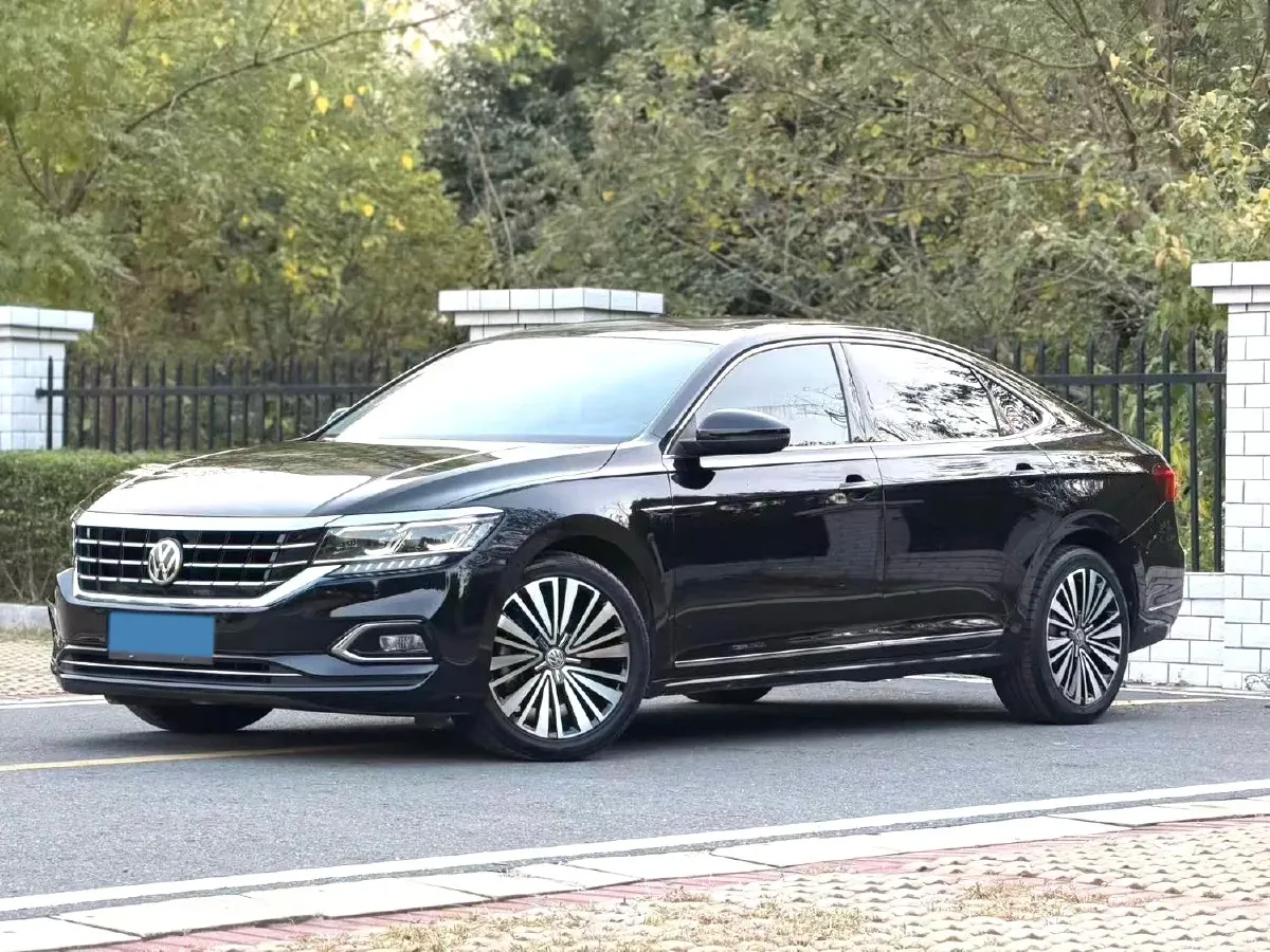 2020 Volkswagen Passat 2.0T 186HP L4 7DCT,autocango,china used car exporter,china ev exporter,chinese used car exporter,chinese used ev exporter