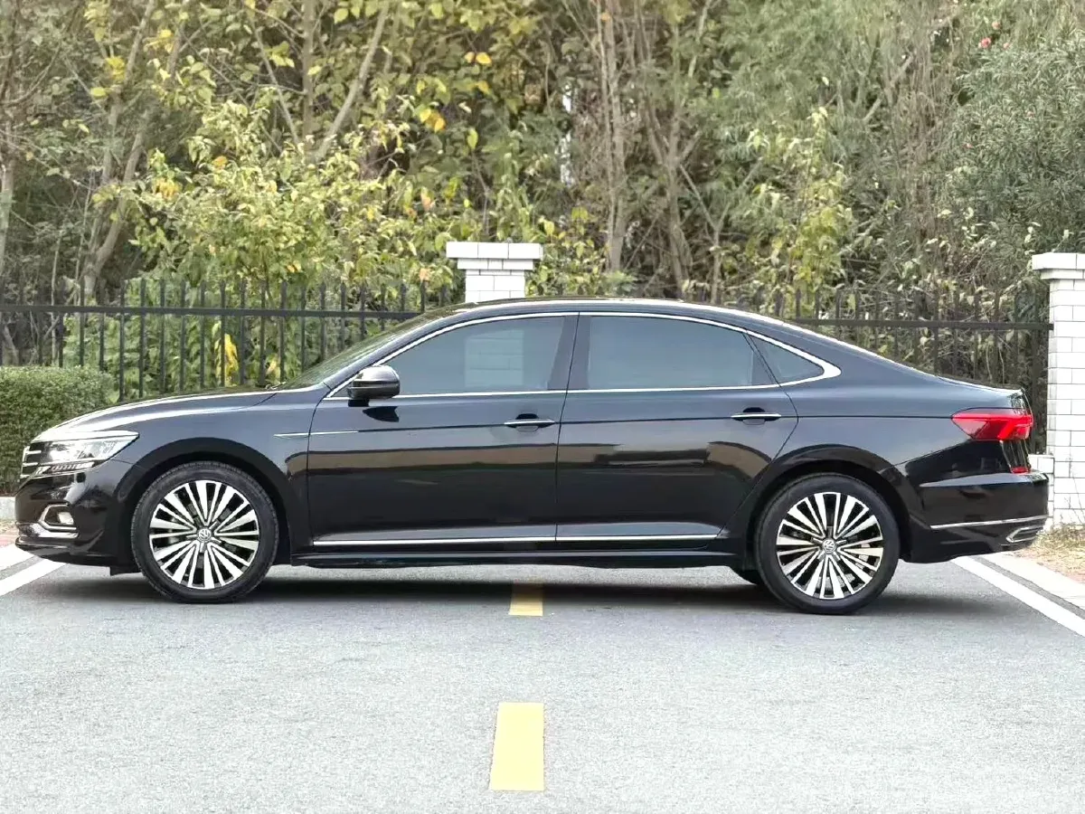 2020 Volkswagen Passat 2.0T 186HP L4 7DCT,autocango,china used car exporter,china ev exporter,chinese used car exporter,chinese used ev exporter