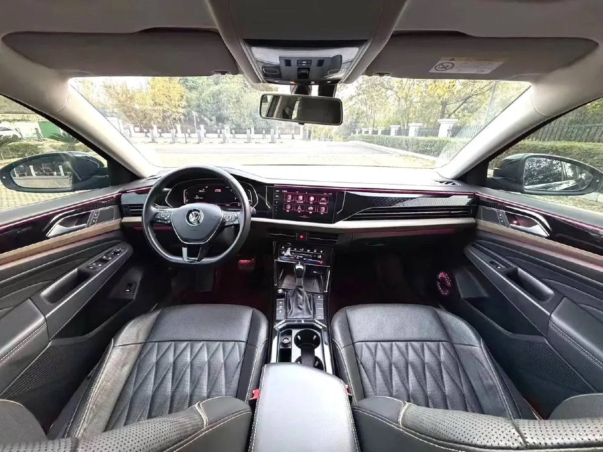 2020 Volkswagen Passat 2.0T 186HP L4 7DCT,autocango,china used car exporter,china ev exporter,chinese used car exporter,chinese used ev exporter