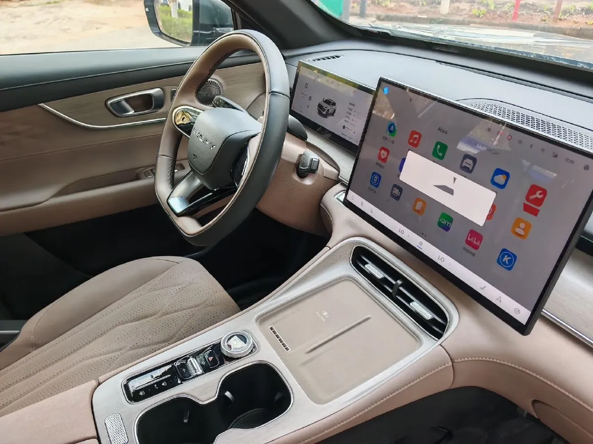 2025 Chery Tiggo 8 Plus 1.6T 197HP L4 7DCT,autocango,china used car exporter,china ev exporter,chinese used car exporter,chinese used ev exporter