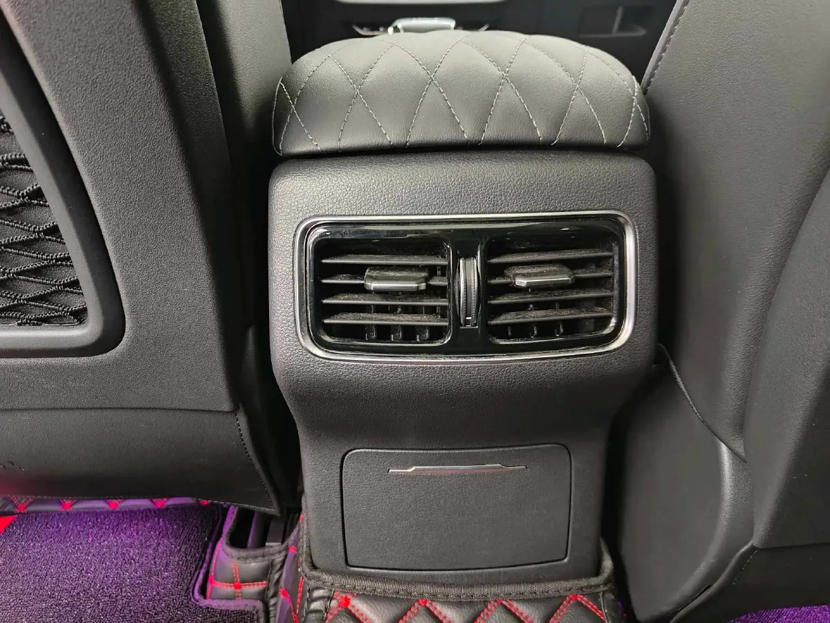 2022 HongQi HS5 2.0T 224HP L4 6AT,autocango,china used car exporter,china ev exporter,chinese used car exporter,chinese used ev exporter