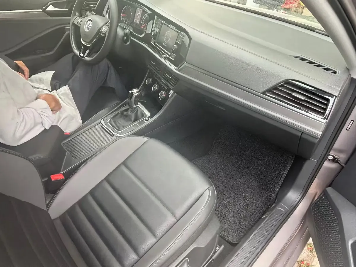 2019 Jeep Renegade 1.3T 173HP L4 7DCT,autocango,china used car exporter,china ev exporter,chinese used car exporter,chinese used ev exporter