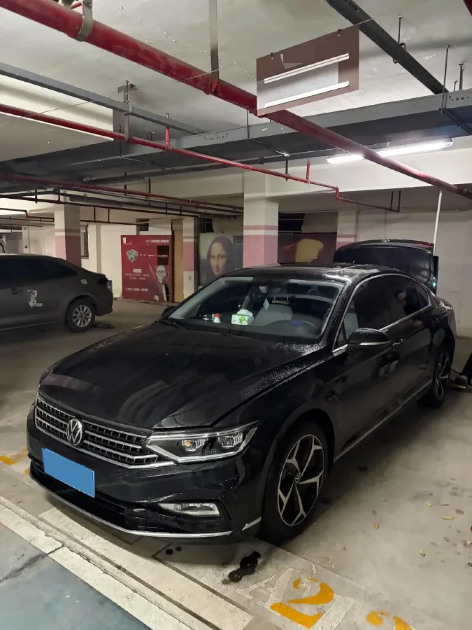 2023 Volkswagen Magotan 2.0T 186HP L4 7DCT,autocango,china used car exporter,china ev exporter,chinese used car exporter,chinese used ev exporter