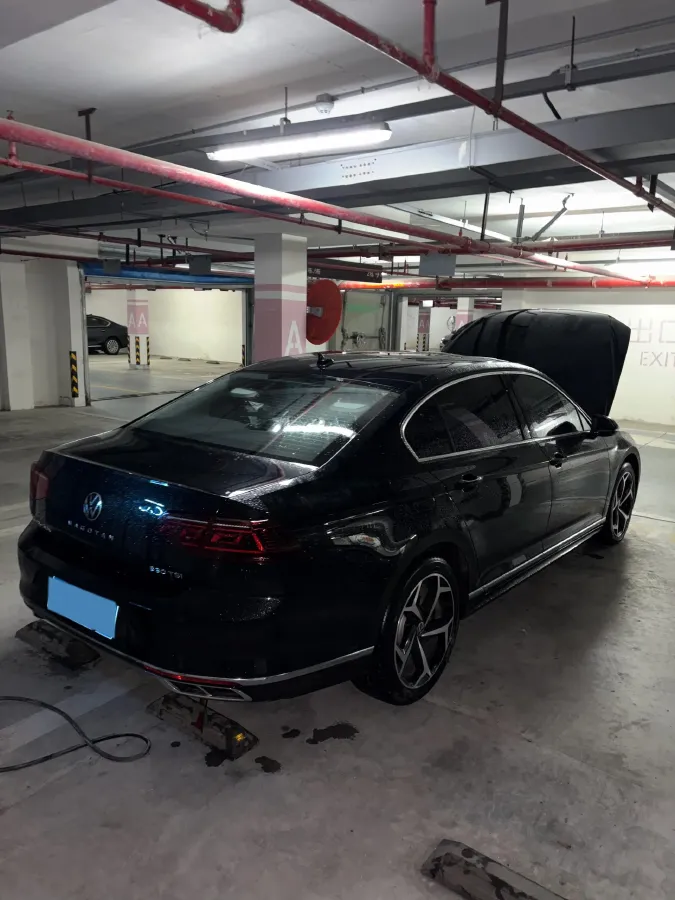 2023 Volkswagen Magotan 2.0T 186HP L4 7DCT,autocango,china used car exporter,china ev exporter,chinese used car exporter,chinese used ev exporter