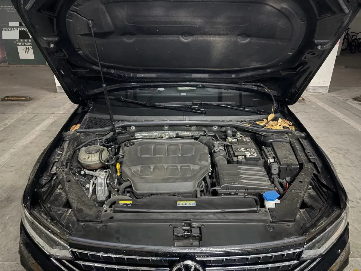 2023 Volkswagen Magotan 2.0T 186HP L4 7DCT,autocango,china used car exporter,china ev exporter,chinese used car exporter,chinese used ev exporter