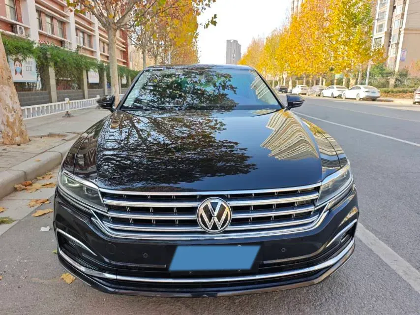 2021 Volkswagen Phideon 2.0T 224HP L4 7DCT,autocango,china used car exporter,china ev exporter,chinese used car exporter,chinese used ev exporter