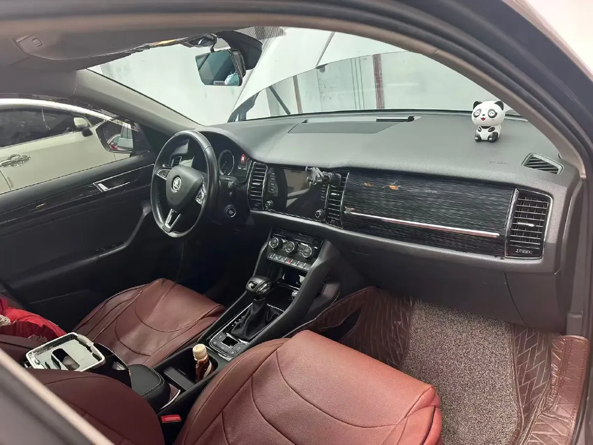 2017 Skoda Kodiak 2.0T 220HP L4 7DCT,autocango,china used car exporter,china ev exporter,chinese used car exporter,chinese used ev exporter