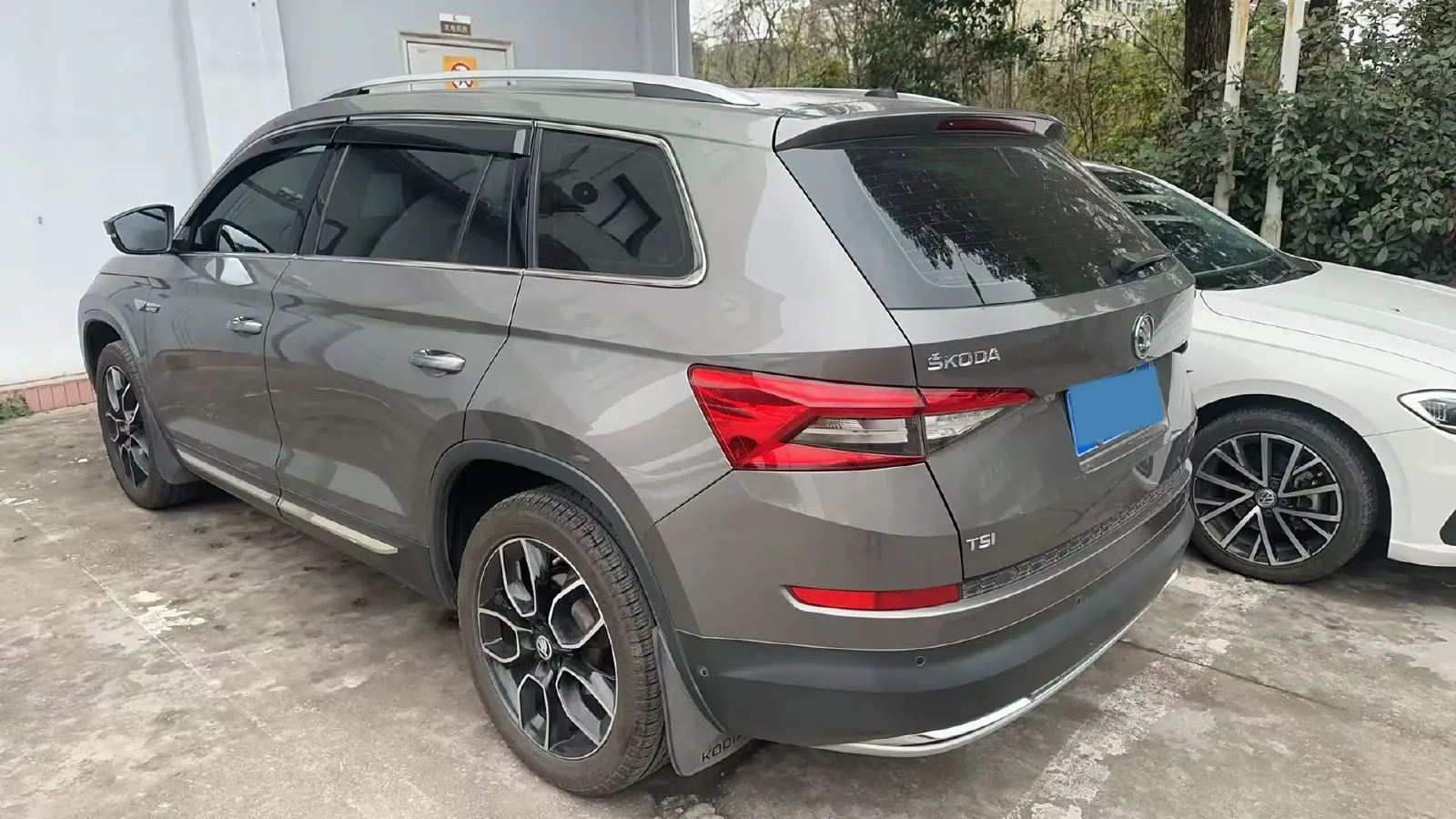 2017 Skoda Kodiak 2.0T 220HP L4 7DCT,autocango,china used car exporter,china ev exporter,chinese used car exporter,chinese used ev exporter