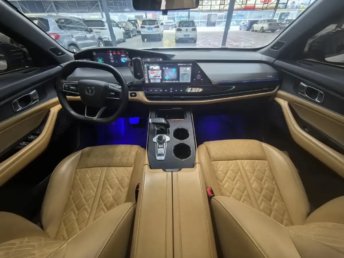 2021 ChangAn UNI-K 2.0T 233HP L4 8AT,autocango,china used car exporter,china ev exporter,chinese used car exporter,chinese used ev exporter