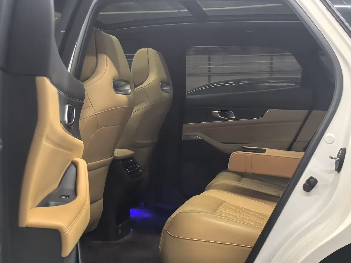 2021 ChangAn UNI-K 2.0T 233HP L4 8AT,autocango,china used car exporter,china ev exporter,chinese used car exporter,chinese used ev exporter