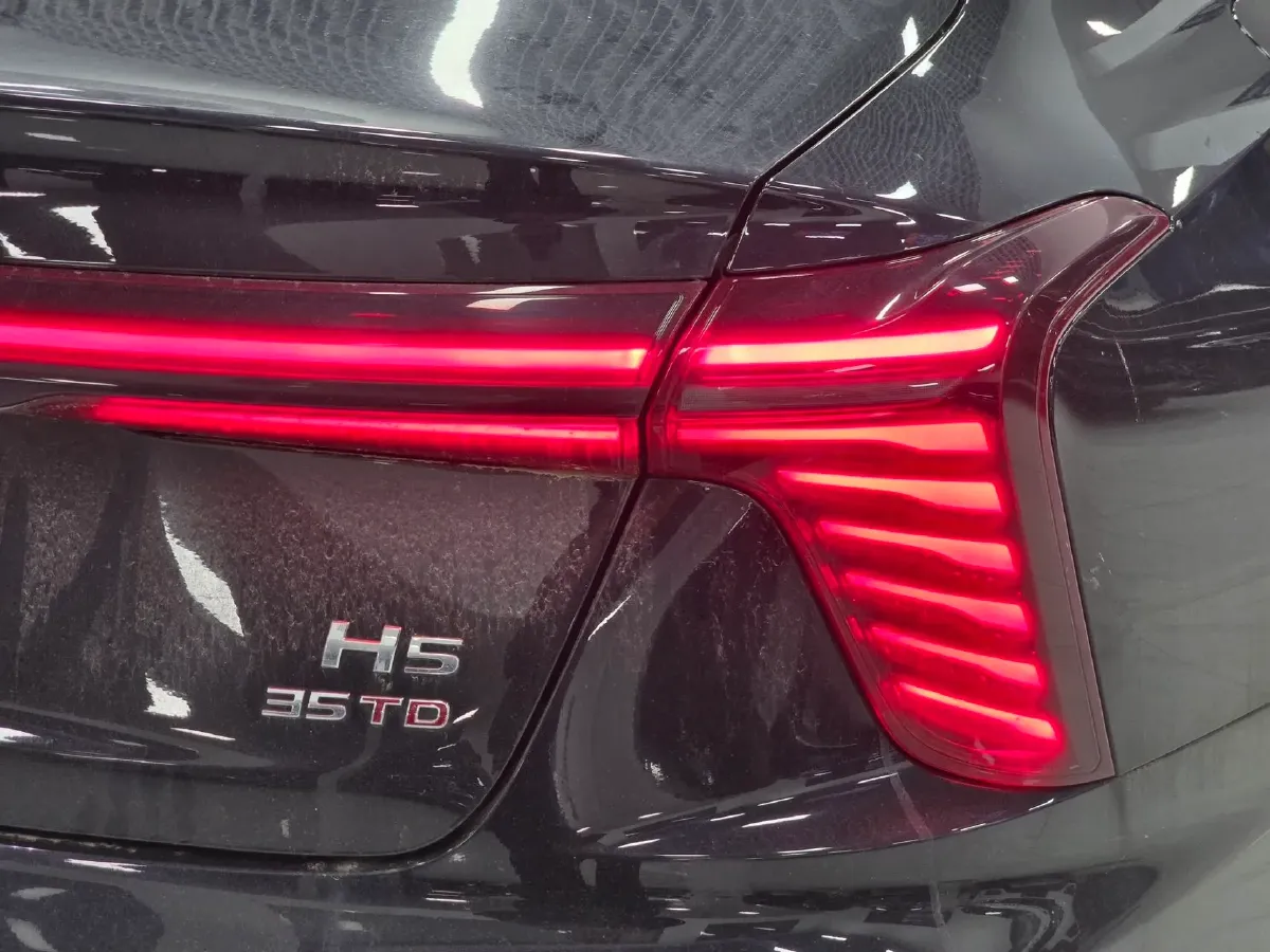 2025 HongQi H5 1.5T 169HP L4 7DCT,autocango,china used car exporter,china ev exporter,chinese used car exporter,chinese used ev exporter