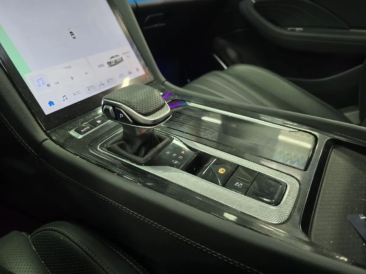 2025 HongQi H5 1.5T 169HP L4 7DCT,autocango,china used car exporter,china ev exporter,chinese used car exporter,chinese used ev exporter