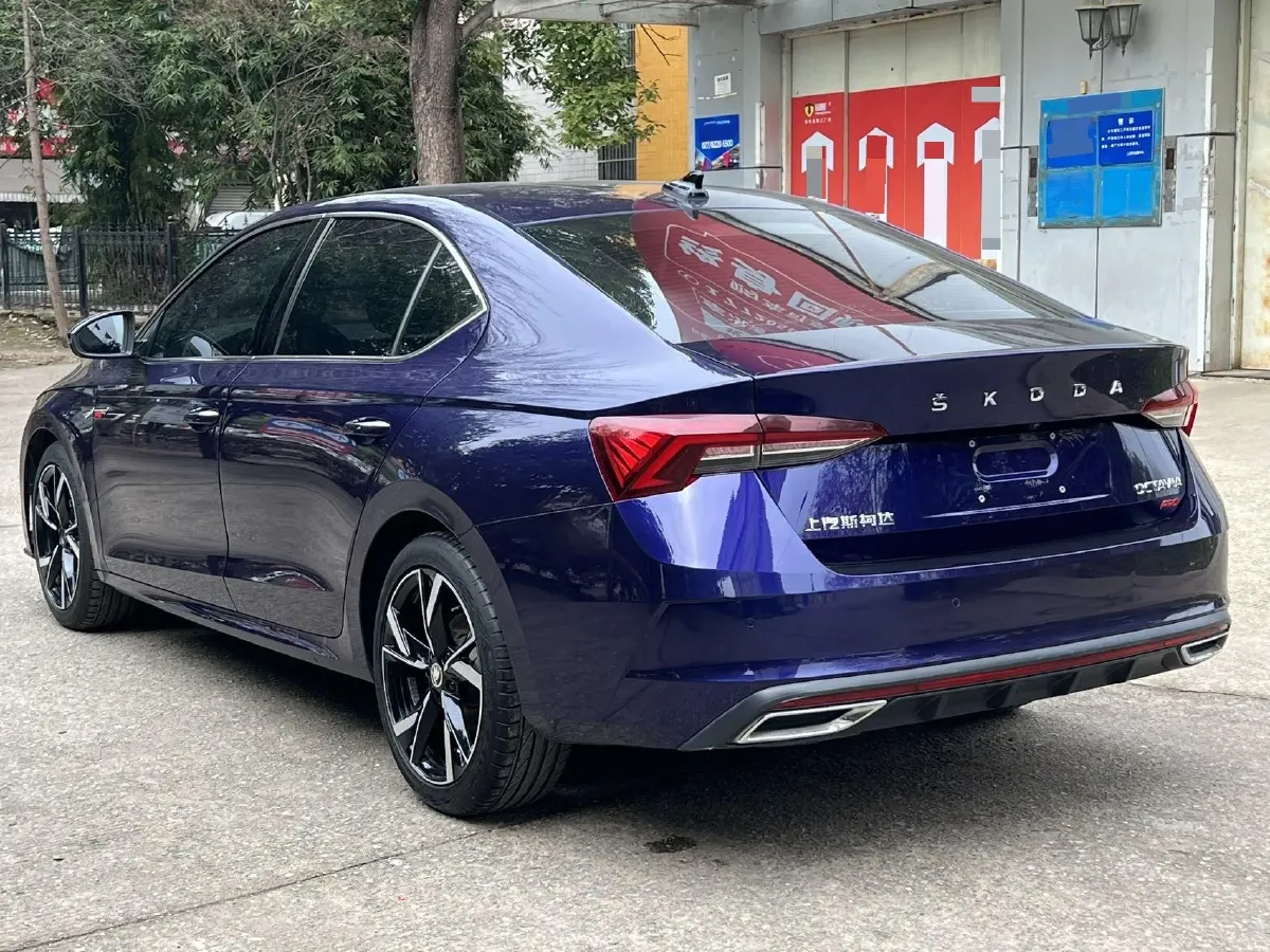 2021 Skoda Octavia 1.4T 150HP L4 7DCT,autocango,china used car exporter,china ev exporter,chinese used car exporter,chinese used ev exporter