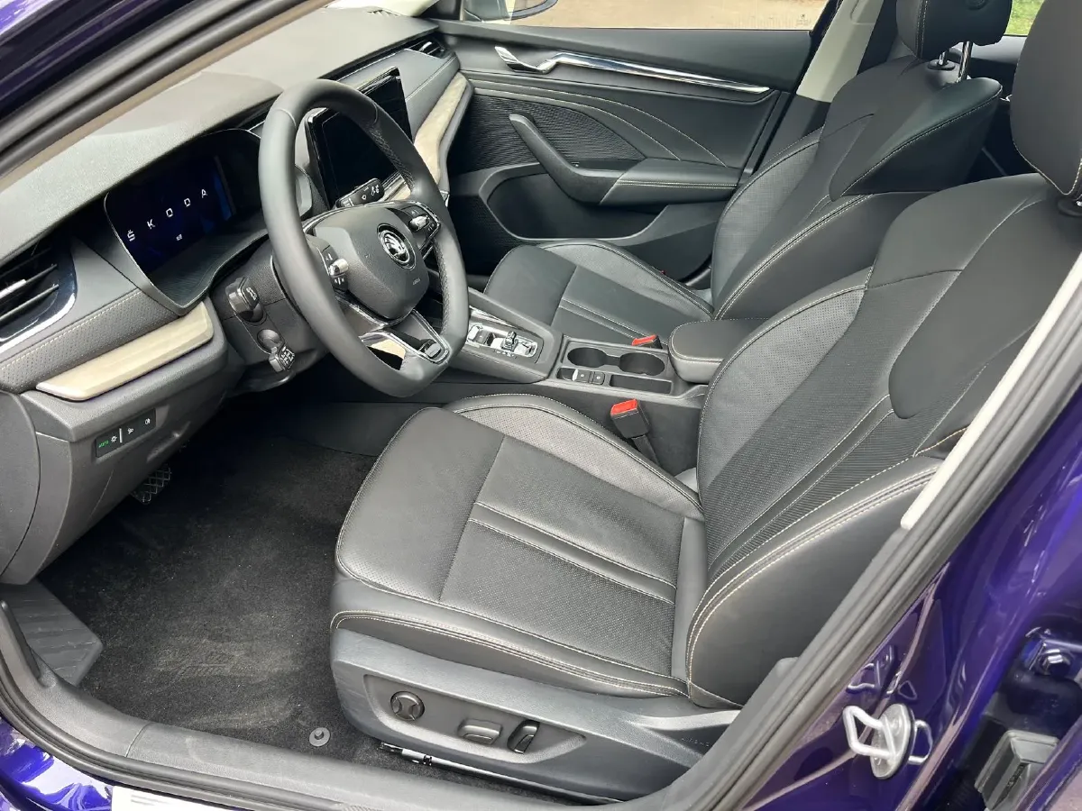 2021 Skoda Octavia 1.4T 150HP L4 7DCT,autocango,china used car exporter,china ev exporter,chinese used car exporter,chinese used ev exporter