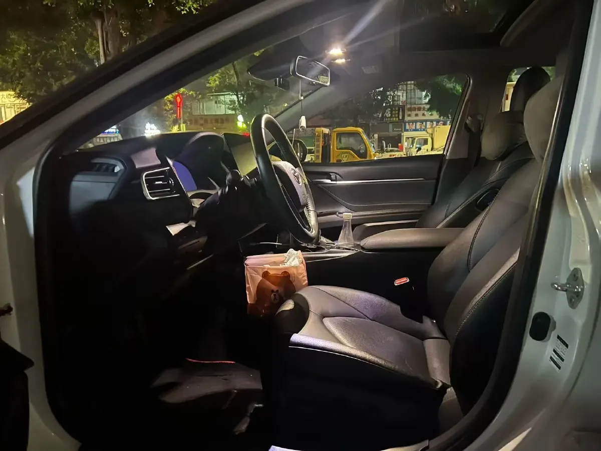 2021 Toyota Camry 2.5L 209HP L4 8AT,autocango,china used car exporter,china ev exporter,chinese used car exporter,chinese used ev exporter